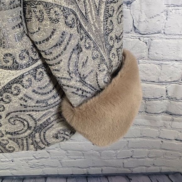 Chico’s Silver Beige Convertible Faux-fur Cuff Classic Jacquard Jacket Size M - Picture 6 of 12